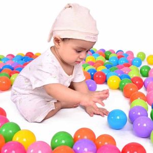 كرة بلاستيكية ملونة - Boule colorée en plastique